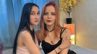 AmandaAndAnny's